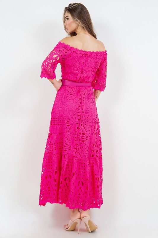 LONG LACE DRESS BELTED
