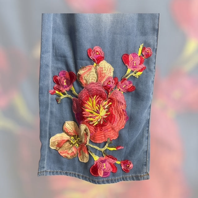 SOFT CHAJEANS, WITH INCRUSTED EMBROIDERY
