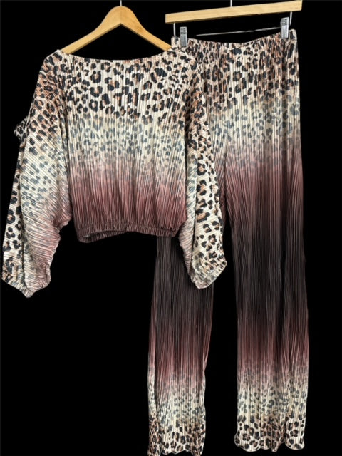 TOP & WIDE LEG ANIMAL PRINT SET.