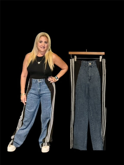 JEANS WITH SIDE LINES