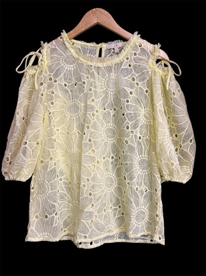OPEN SHOULDER HOLE FLORAL TOP