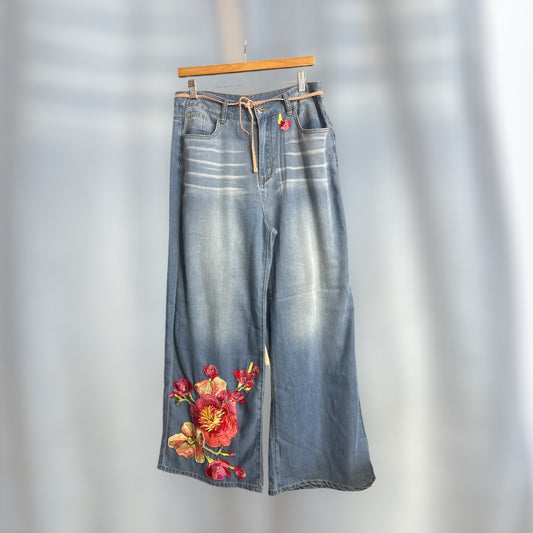 SOFT CHAJEANS, WITH INCRUSTED EMBROIDERY