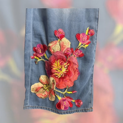 SOFT CHAJEANS, WITH INCRUSTED EMBROIDERY